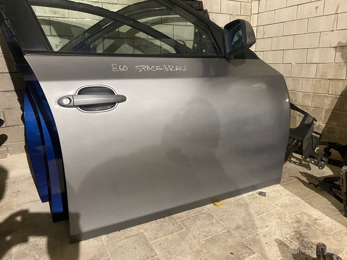 Pravé přední dveře BMW e60