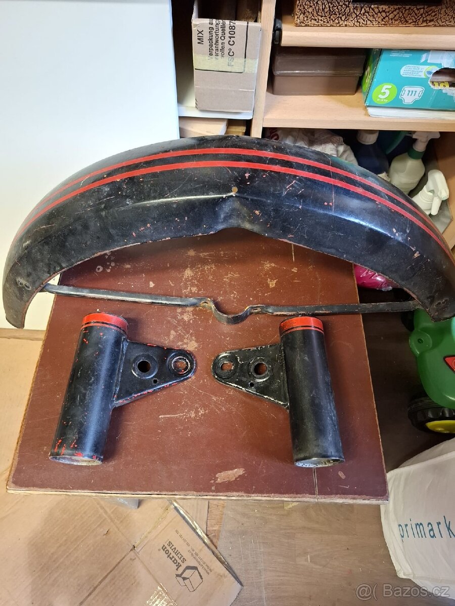 Blatník a držák světlometu Jawa 350/634