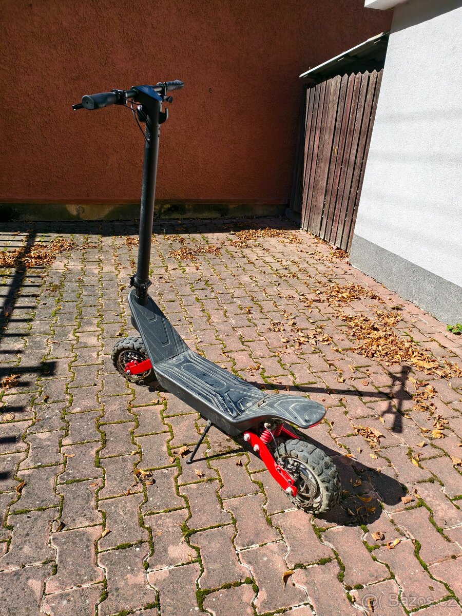 koloběžka Cory Ultra