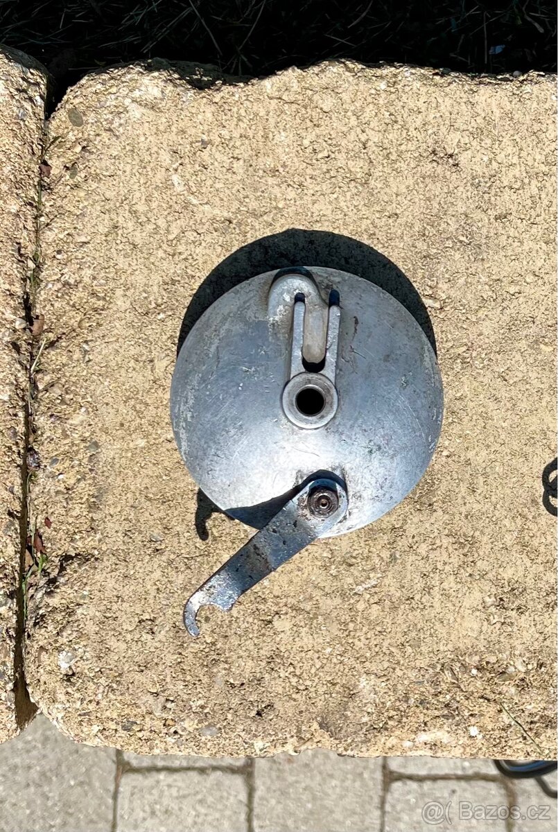 Jawa 50 550 pařez - přední brzda