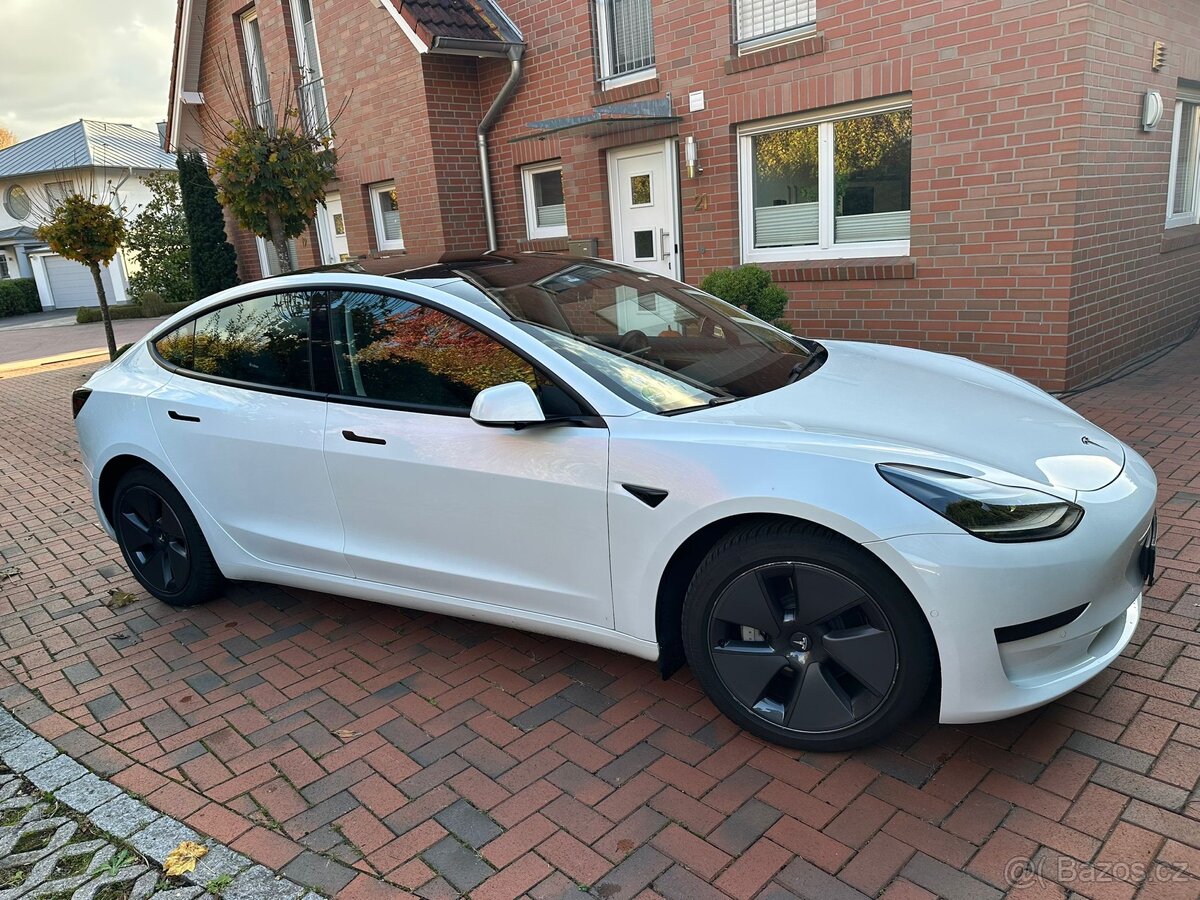 Tesla 3