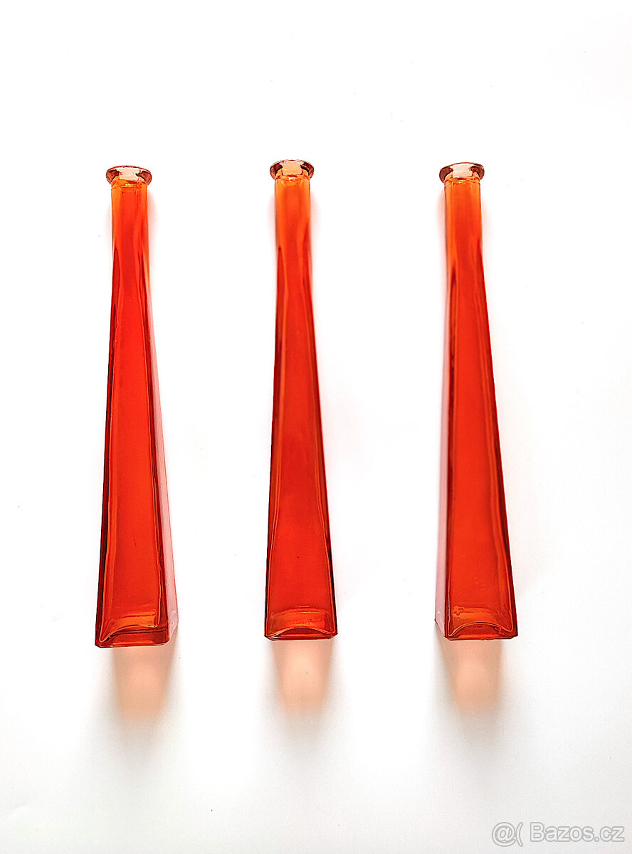 3 kusy skleněné vázy, oranžová