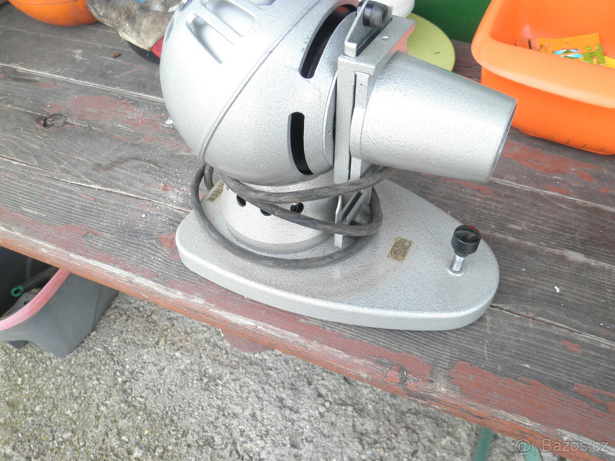 PRODÁM RETRO PROMÍTAČKU