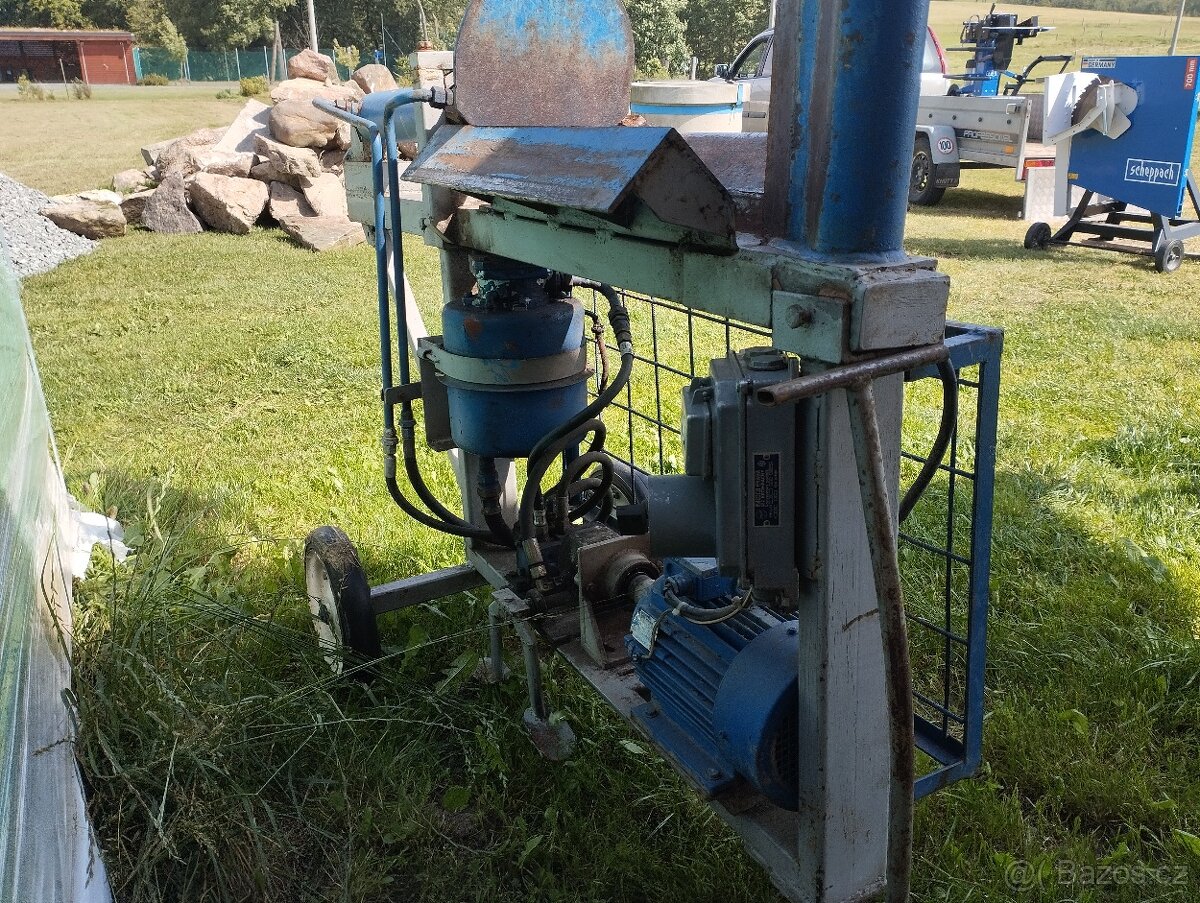 Prodám štípačku dřeva