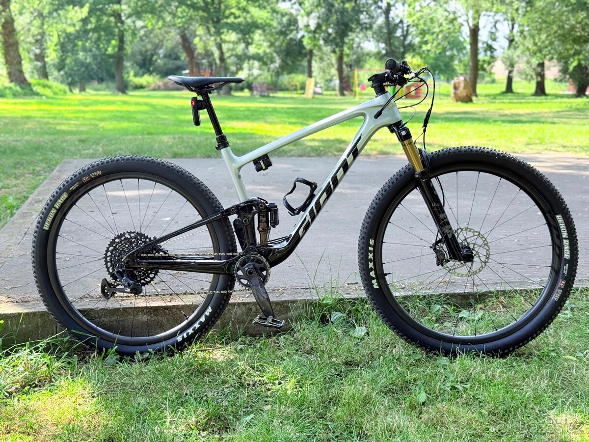 Giant Anthem Advanced Pro 1 full carbon 2023/24