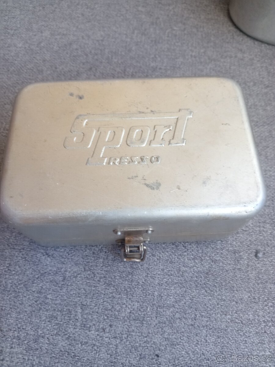 Retro sada sport presso