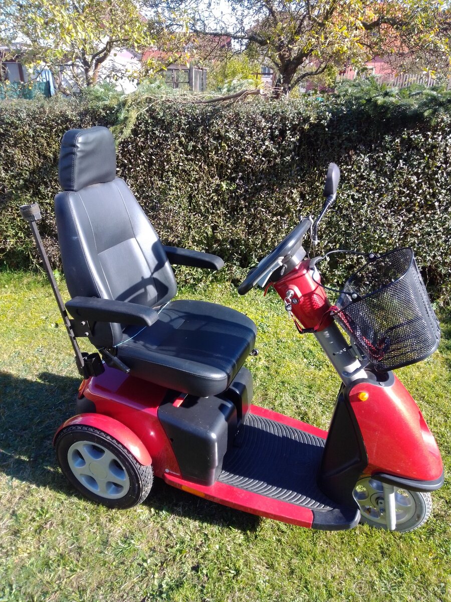 Prodám tříkolový elektrický skútr pro seniory, ev. invalidy