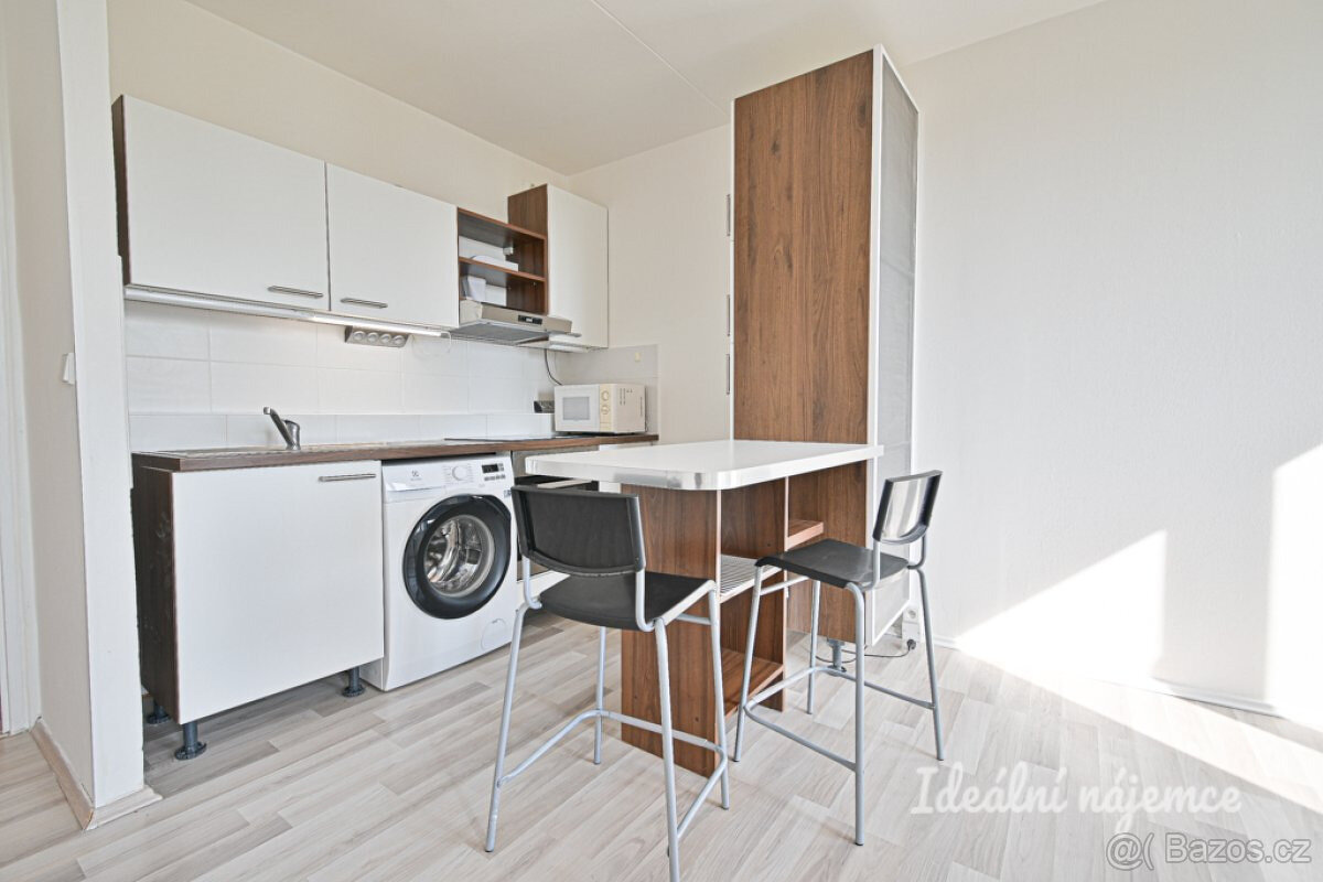 Pronájem bytu 1+kk, Čejkovická, Židenice, 13.500 Kč/měs, 33 