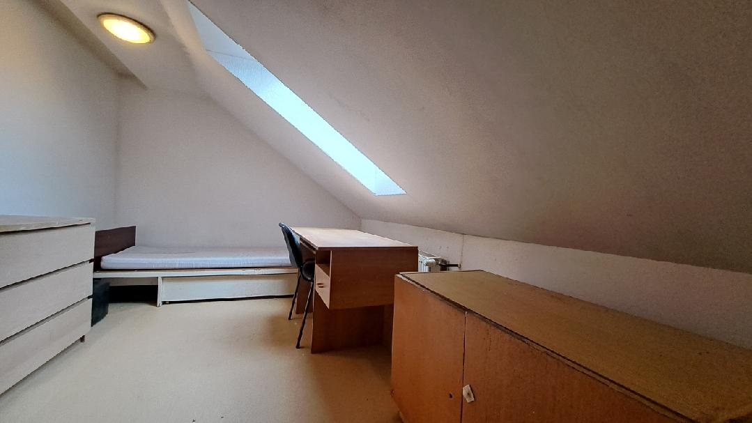 Pronájem 1kk v podkroví 4.NP pro jednu osobu, 7.000,- Kč vč.