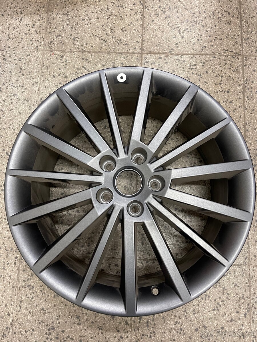 Alu kolo Turini 18" Octavia III