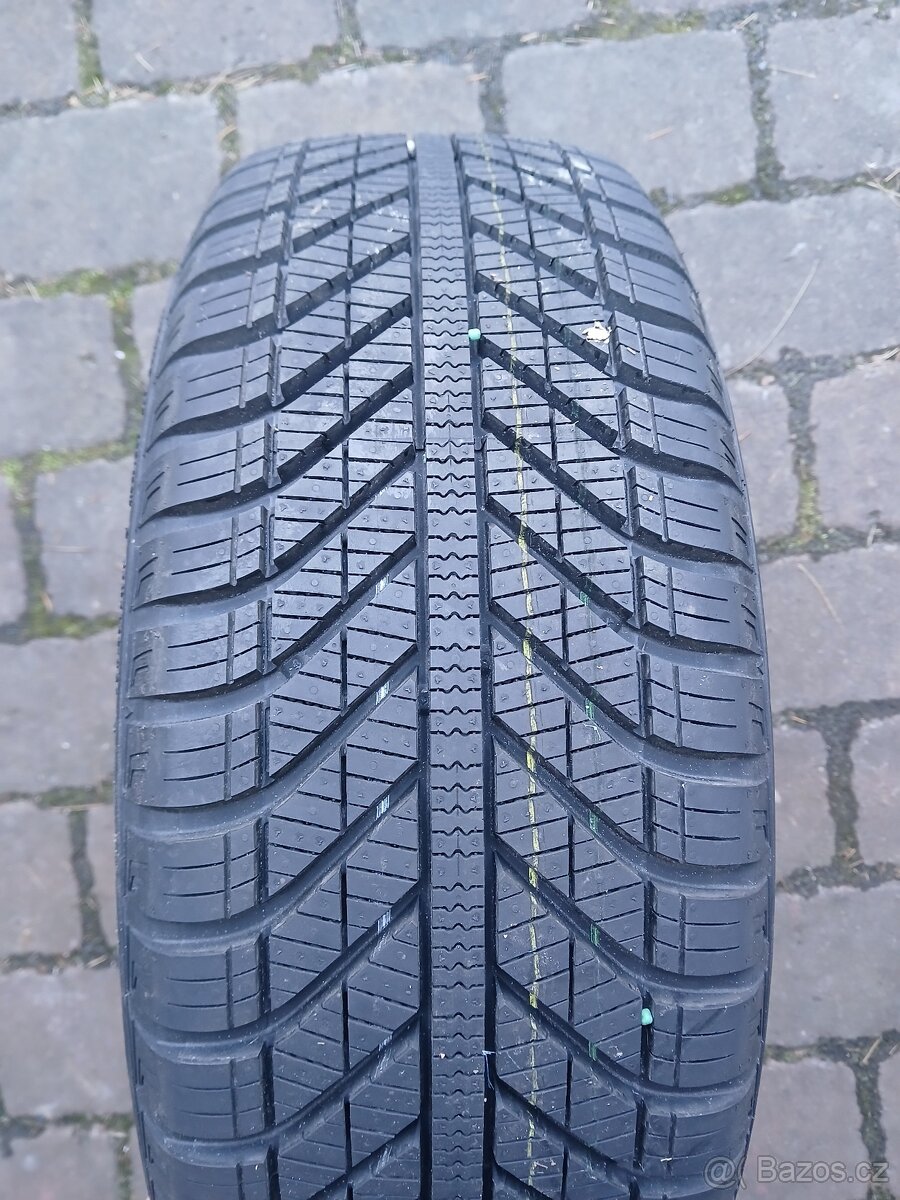 GoodYear Vector 4 SEASONS, 205/55 R16, NEJETÁ, 1KS