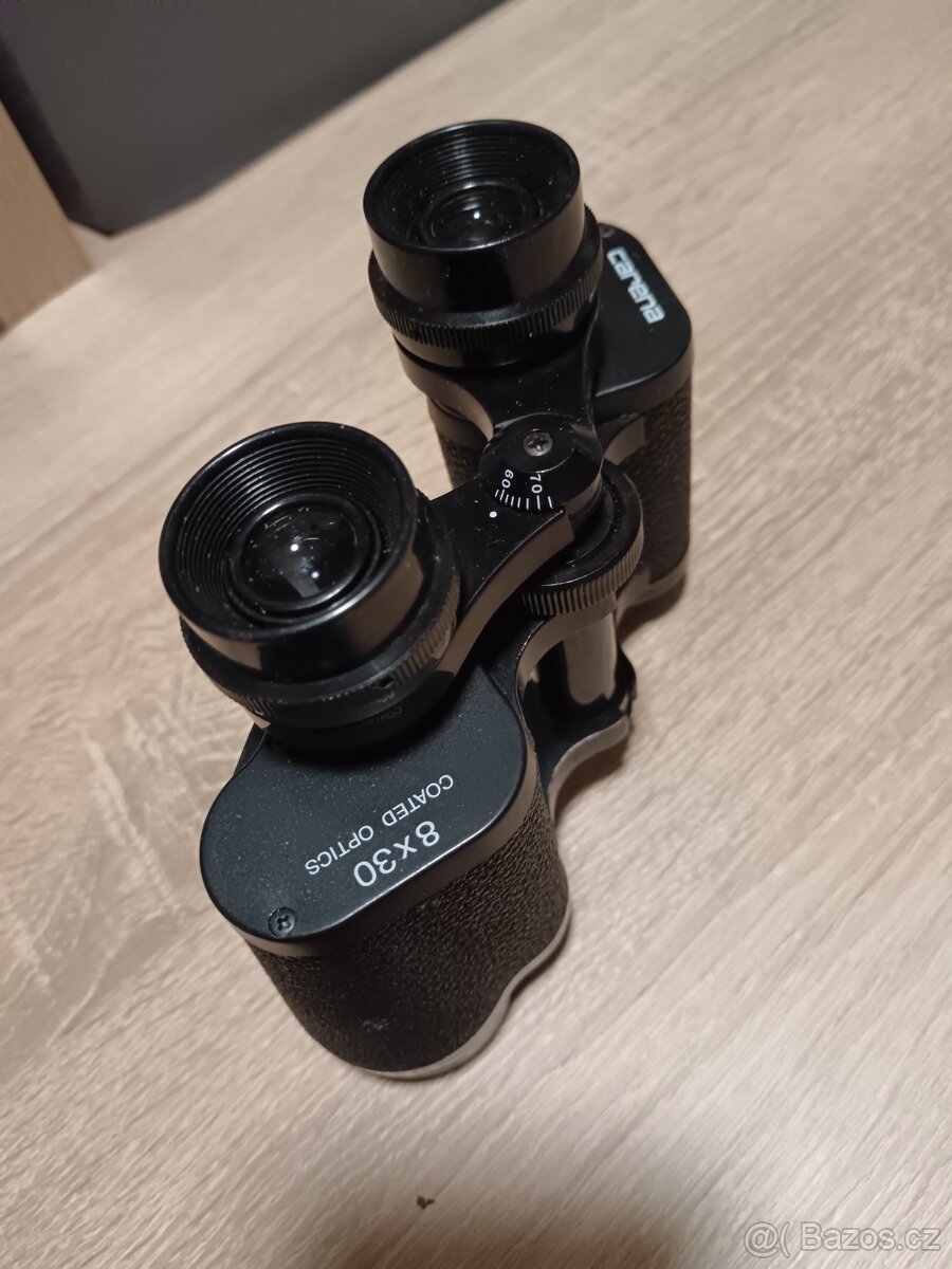 Japonský turistický dalekohled Carena 8x30