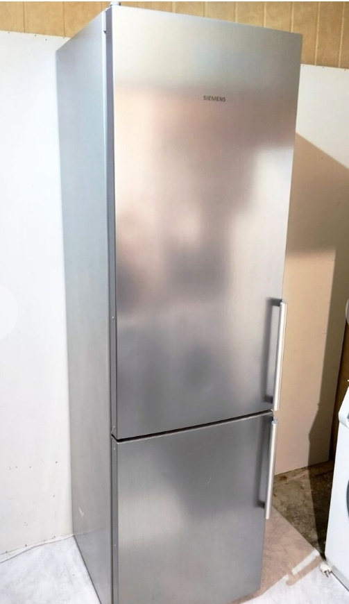 Prodám lednici SIEMENS TŘIDY A+++ VUŠKA 180 CM