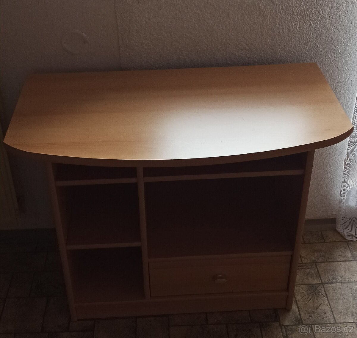 Tv stolek