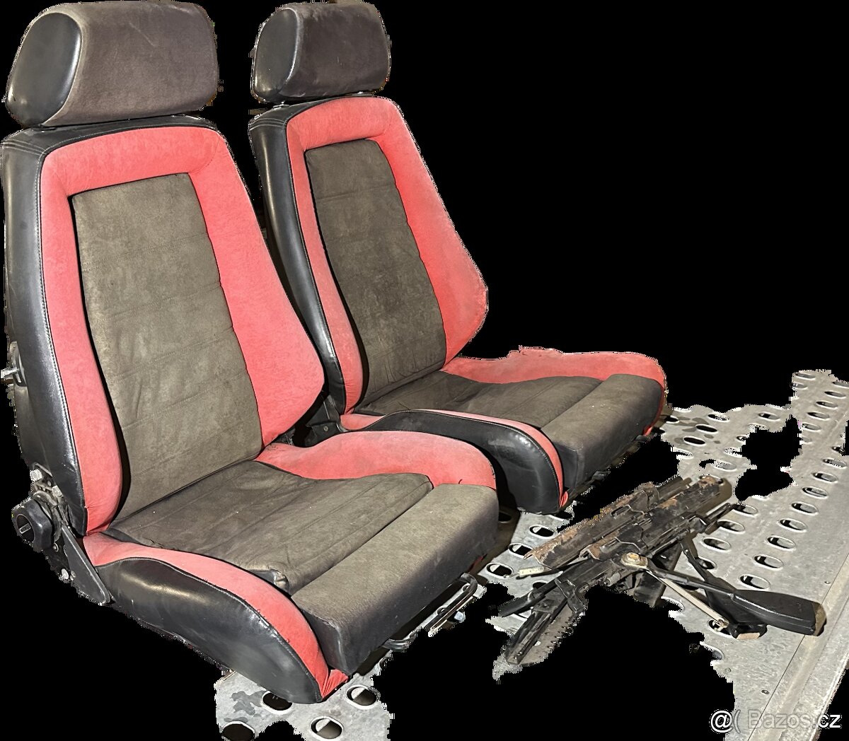 BMW E21 Recaro sedacky