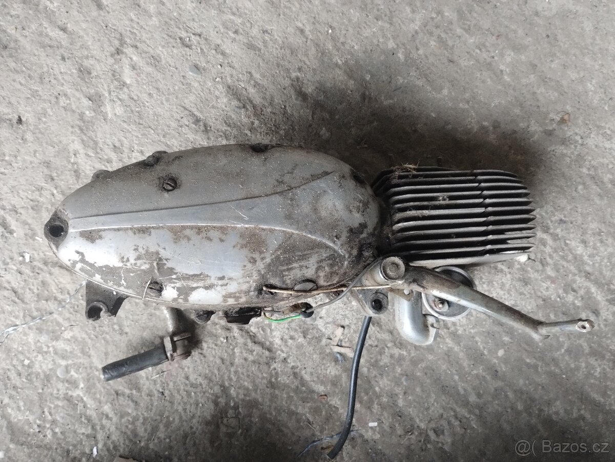 Jawa 50 pionýr motor