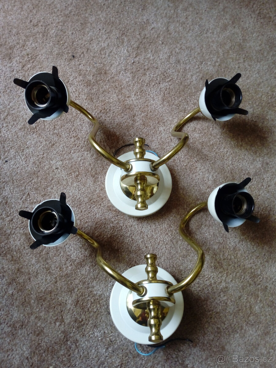 Lampa na zeď