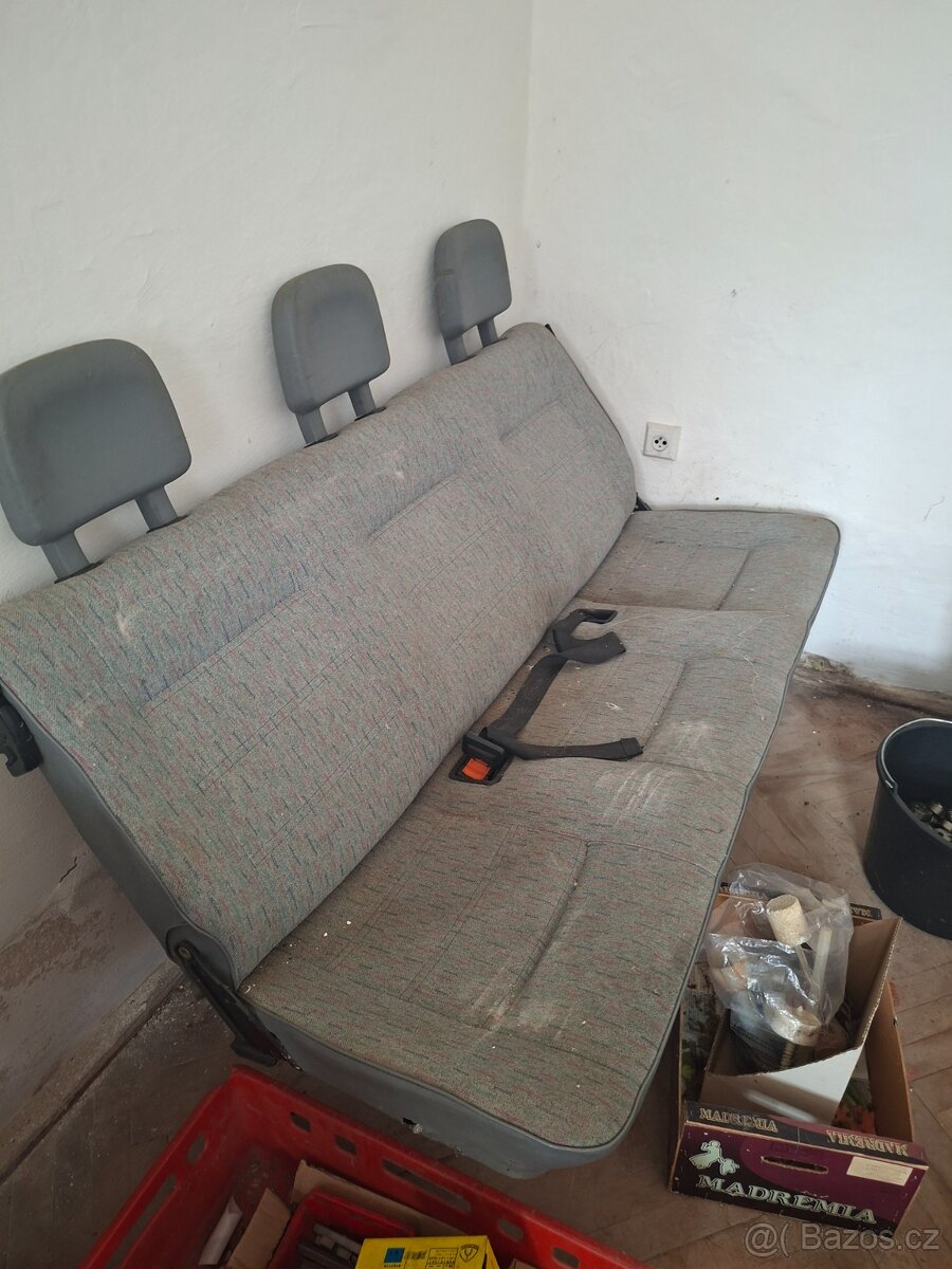 Sedadlo transportér