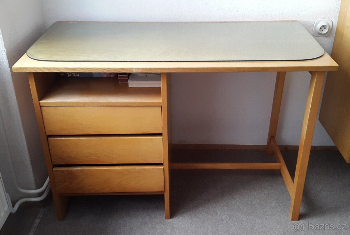 Psací stůl