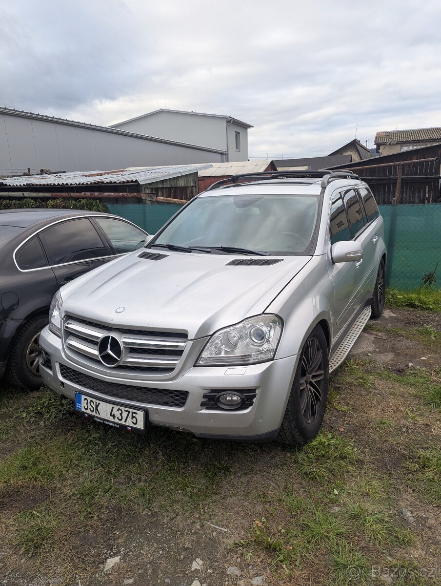 Mercedes-Benz GL450 4Matic, 4,7 V8 250kw, benzín + LPG