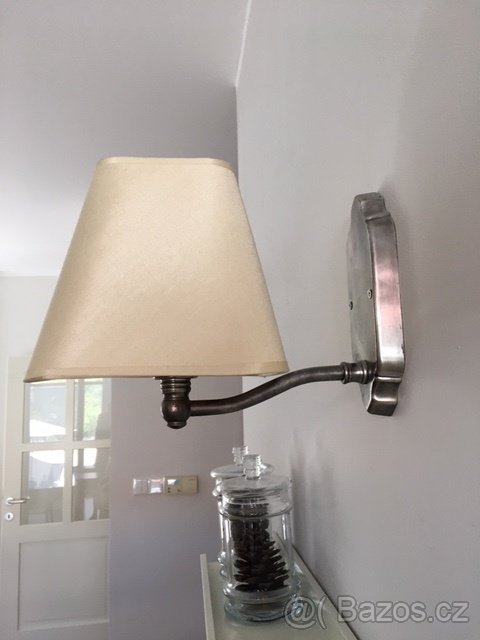 Nástěnná lampička