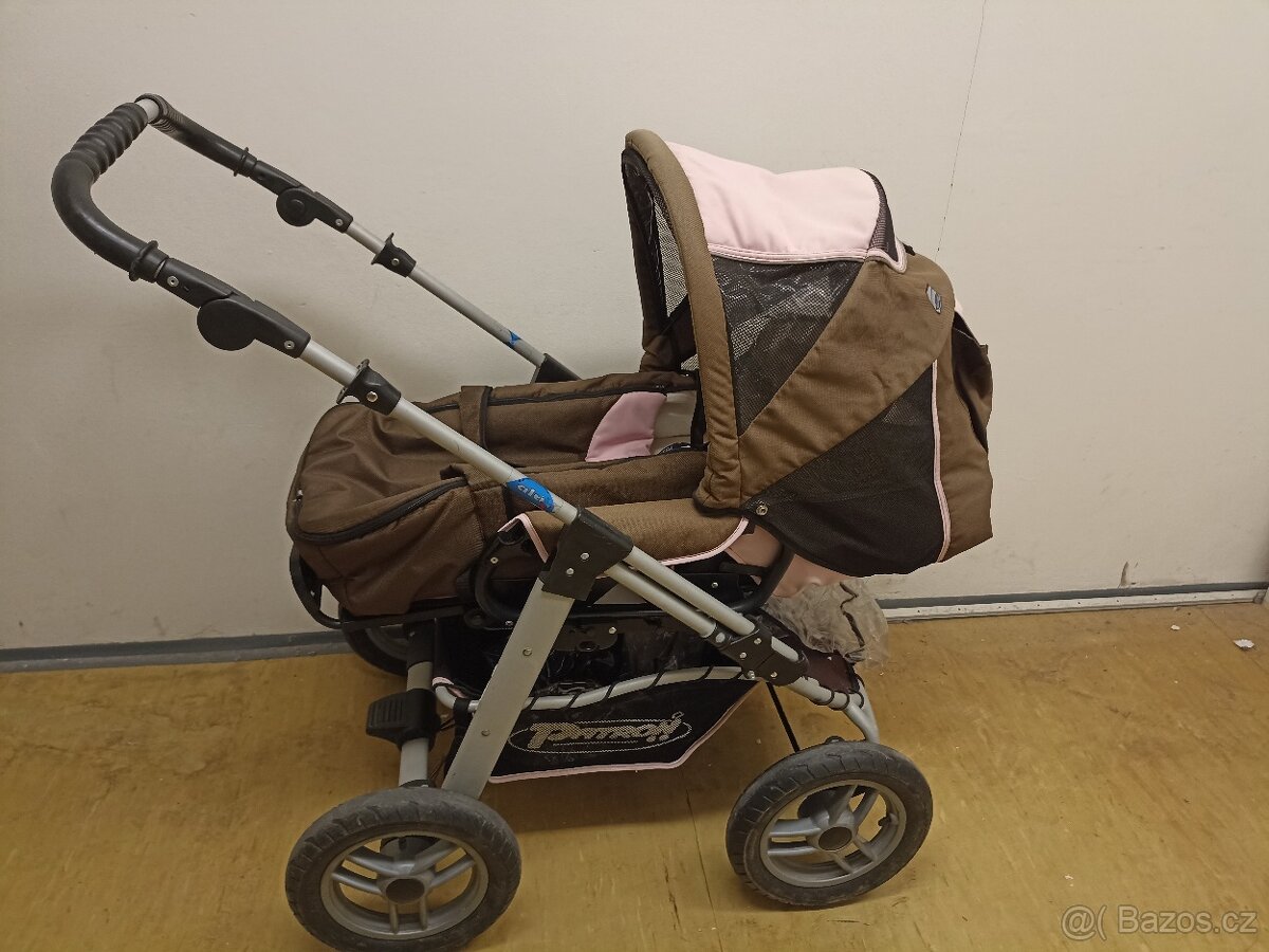Levně:Kočárek a další téměř nepoužívané