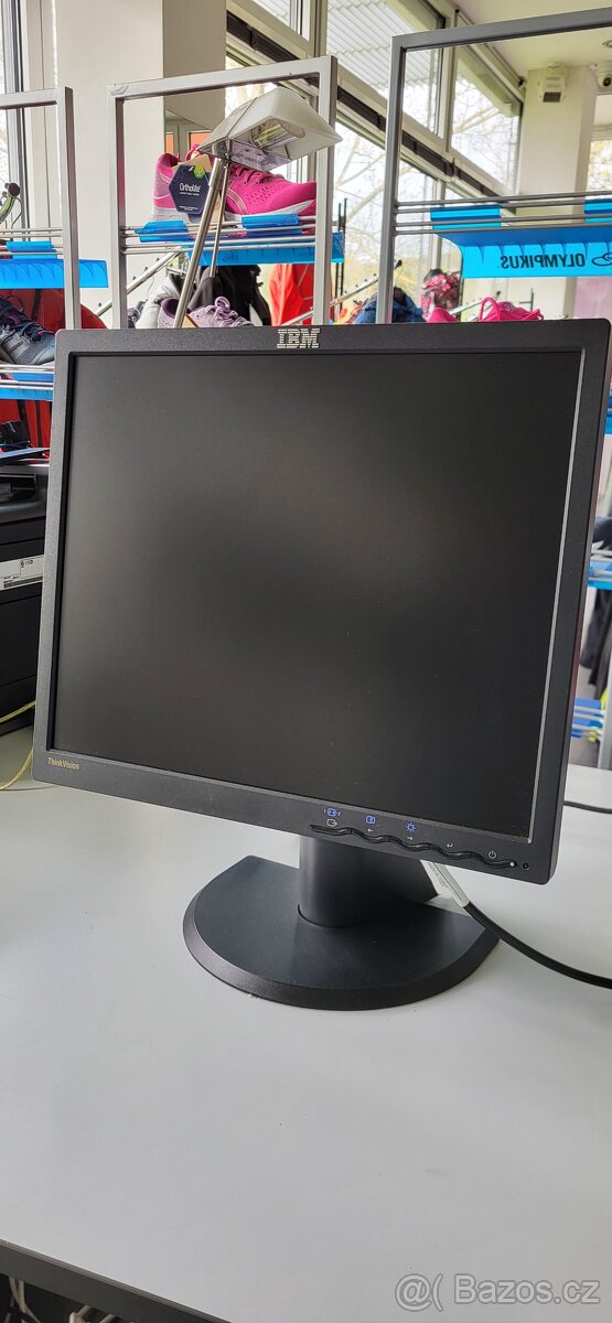 LCD monitor 19" IBM think vision