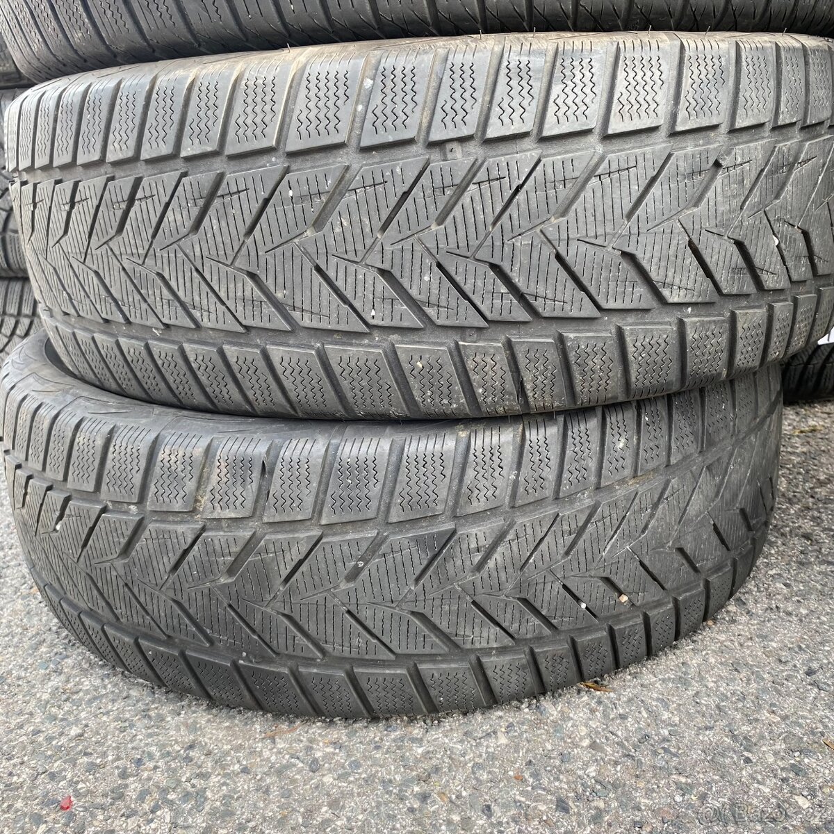 Zimní pneu 225/60 R17 103H Vredestein 5mm