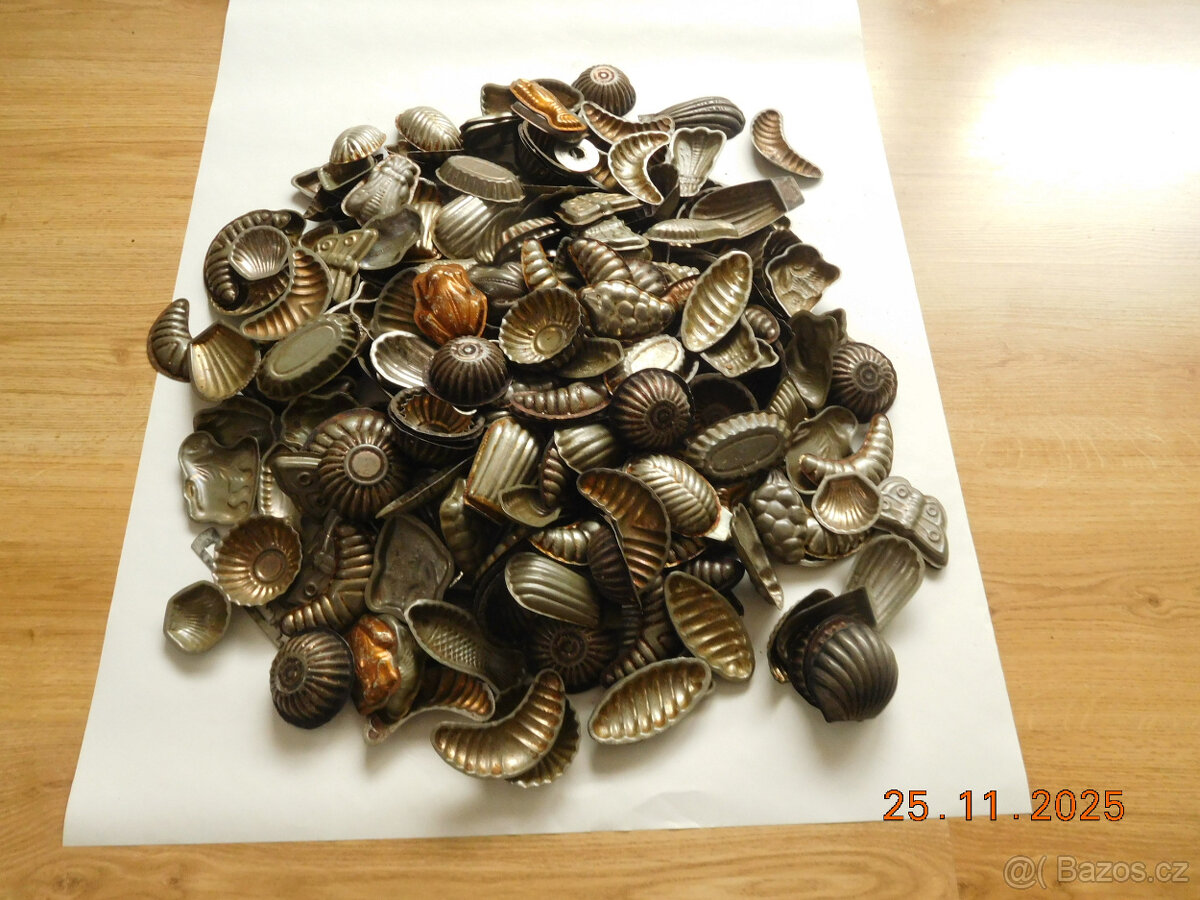 formičky na cukroví 150ks