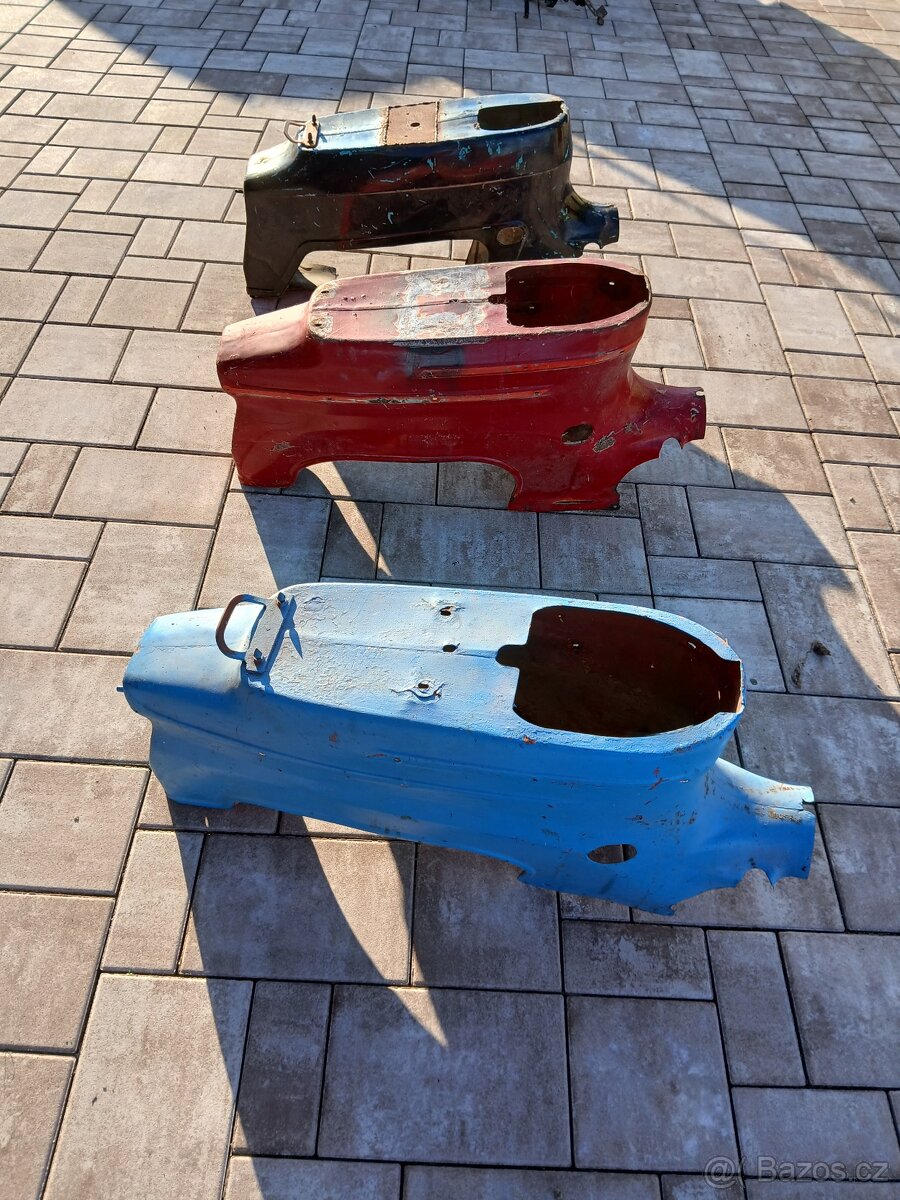 Jawa 50 pionyr - podsedlovy plech