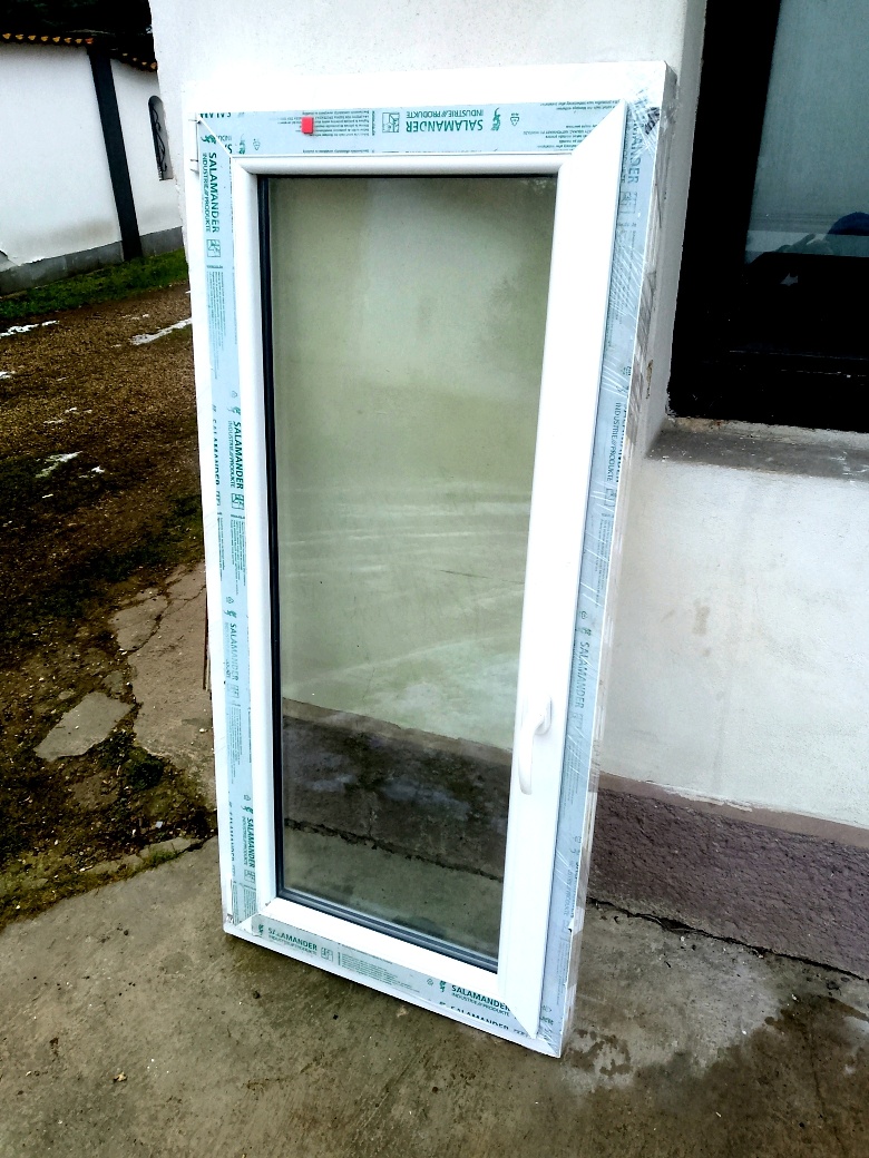 Okno 70 x 151 cm. Doprava