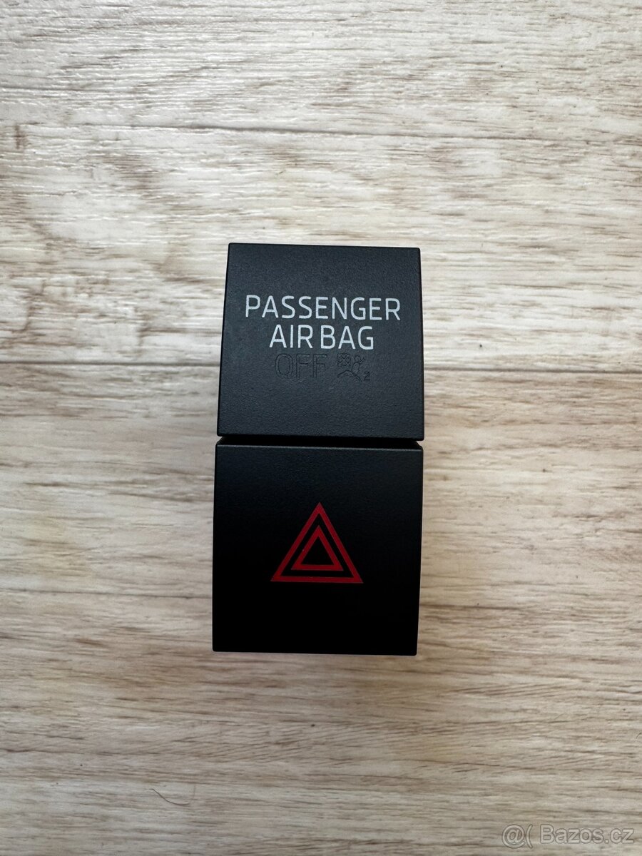 Tlačítko výstražná světla Škoda Rapid