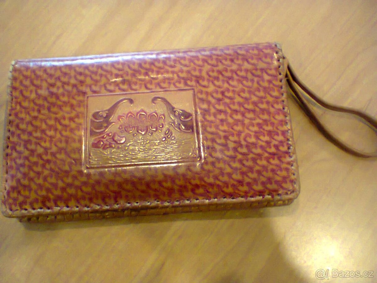 Zdobená kožená kabelka