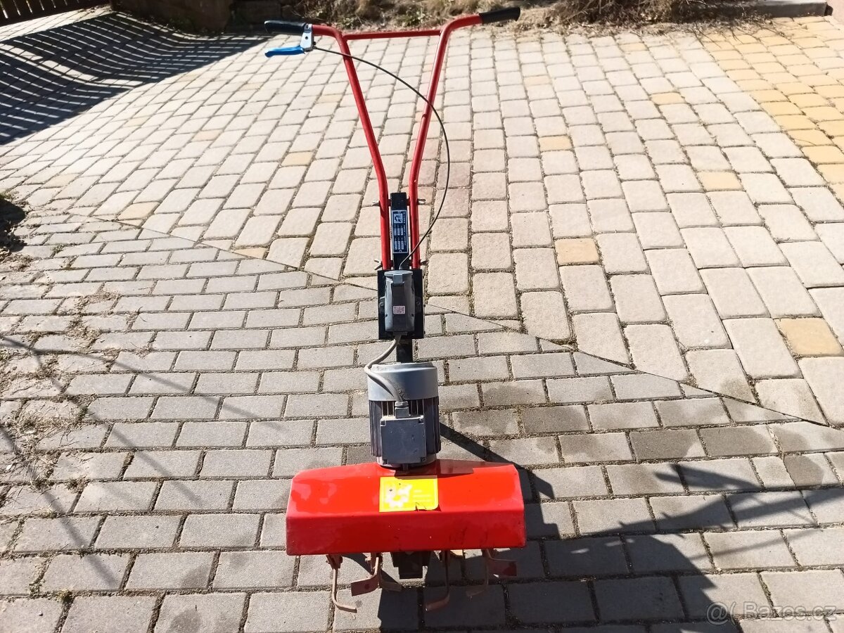 Prodám elektrický rotovator.