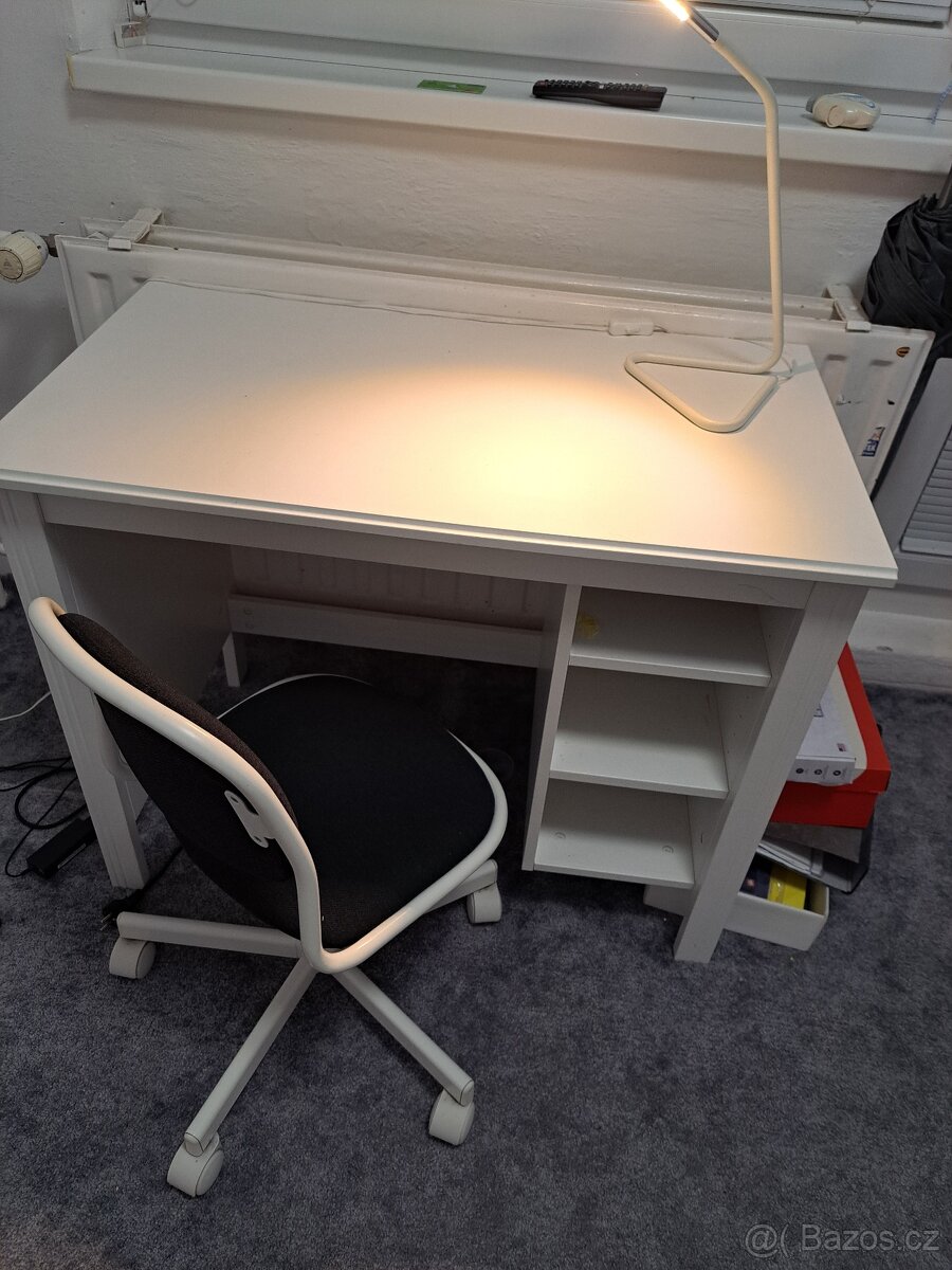 Psací stůl ,židle