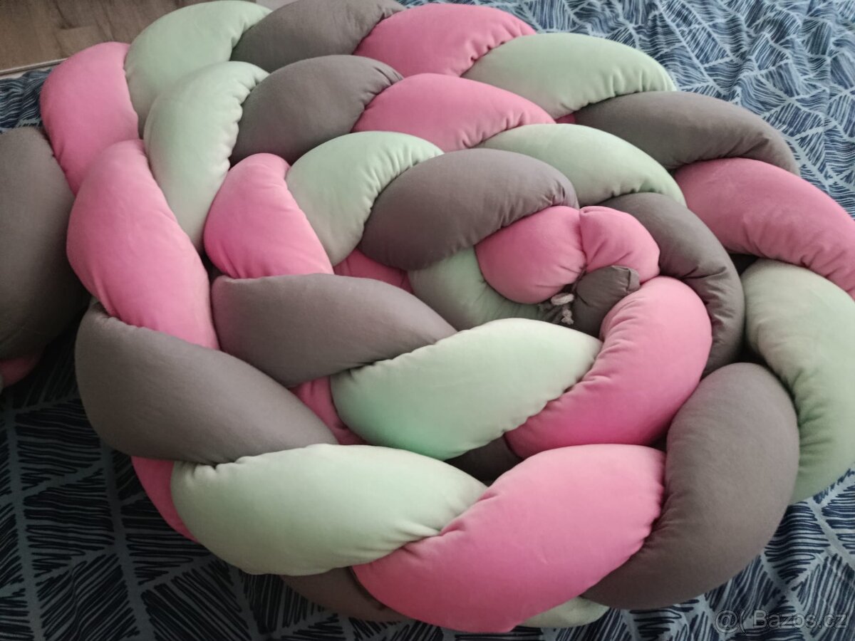 Mantinel do postýlky 360cm - Nový