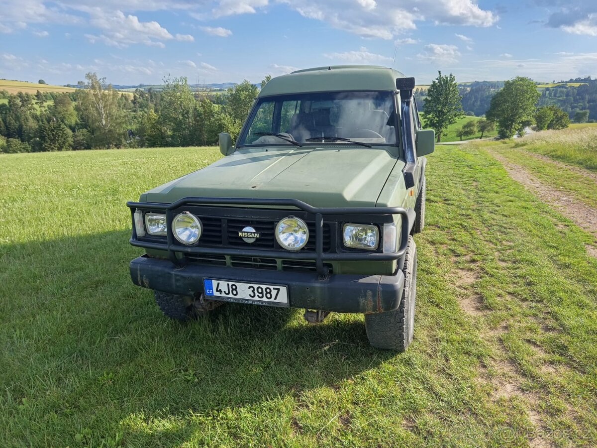Nissan patrol wagon HR G260