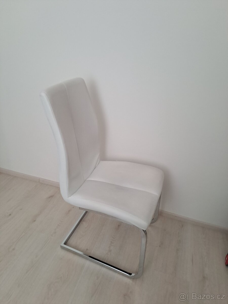Židle z ekokůže bílá