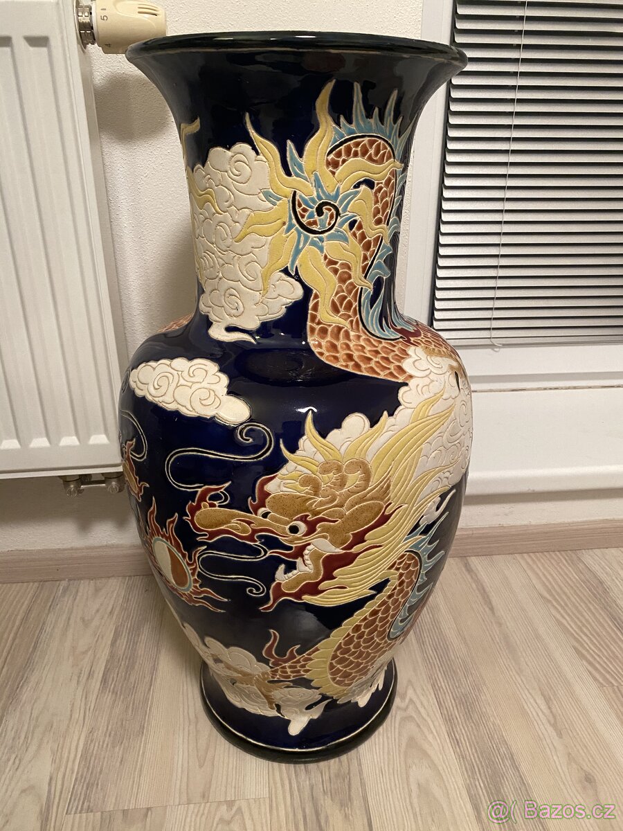 Čínská váza velká s motivem draků 66 cm výška