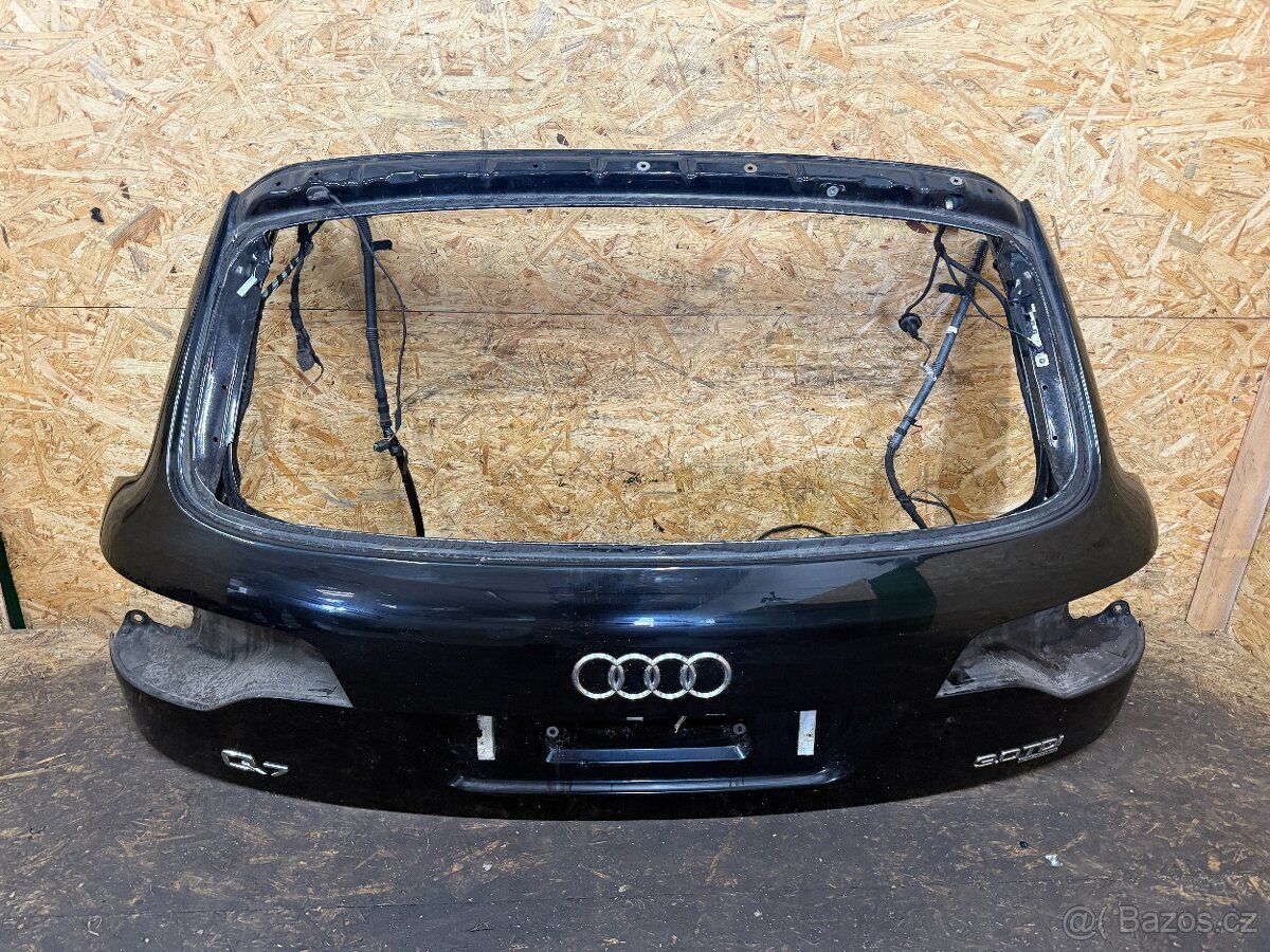 PÁTÉ DVEŘE KUFRU AUDI Q7 4L LZ9Y