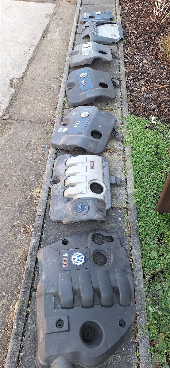 Horni originalni kryty motoru VW.