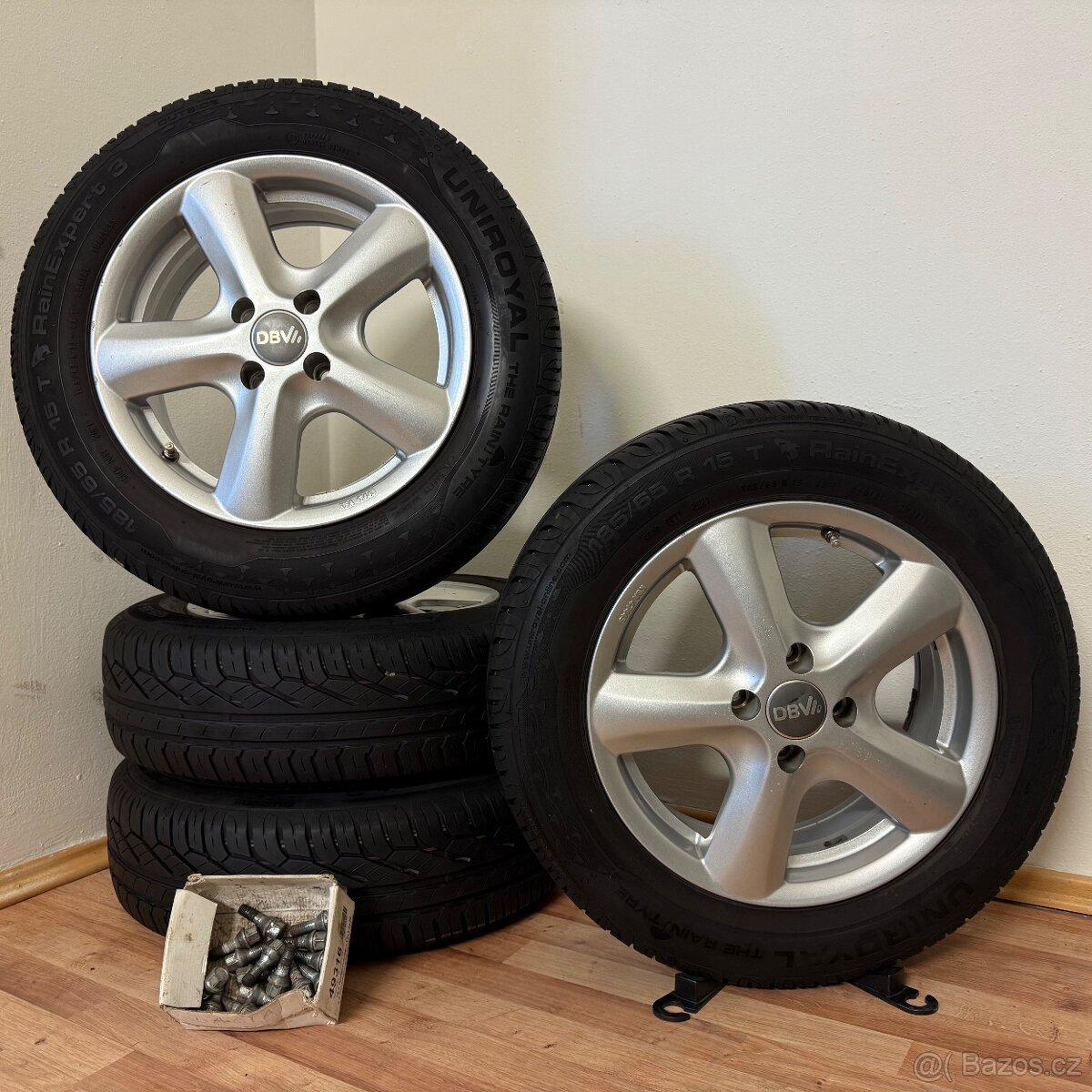 DACIA LOGAN/SANDERO 4x100 R15 ET40+LETNÍ 185/65R15 6/5mm