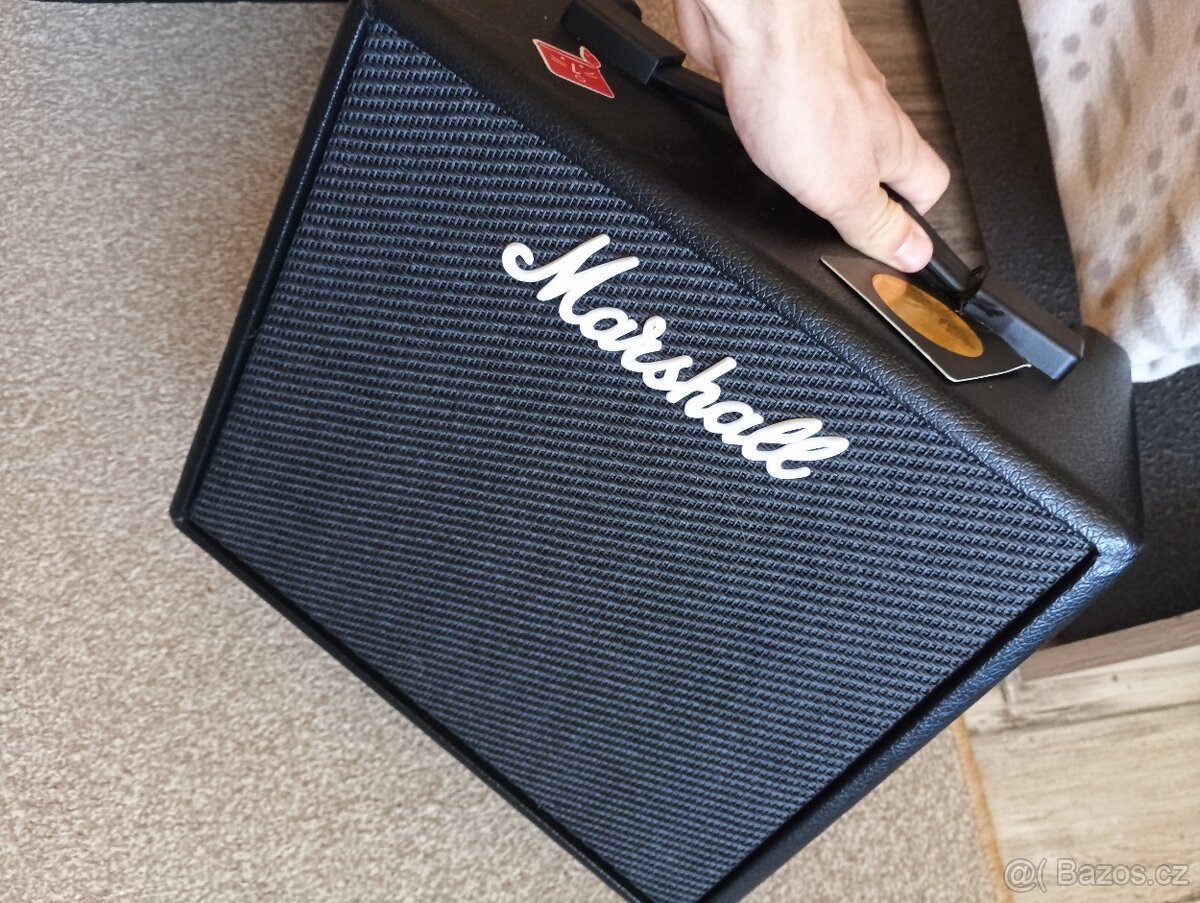 Marshall Code 25W + kytara by Schecter