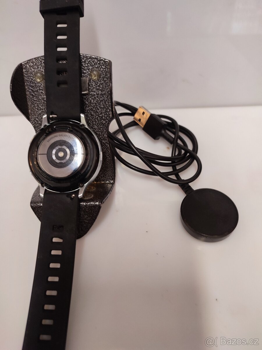 Prodám smart watch Samsung Galaxy Active 2