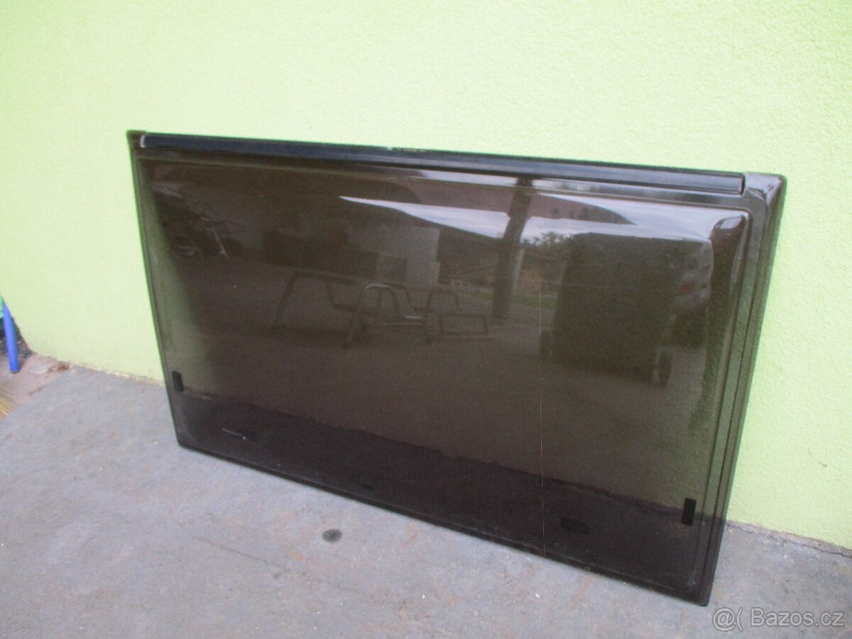 okno č. 14 - 64,5 cm x 105cm