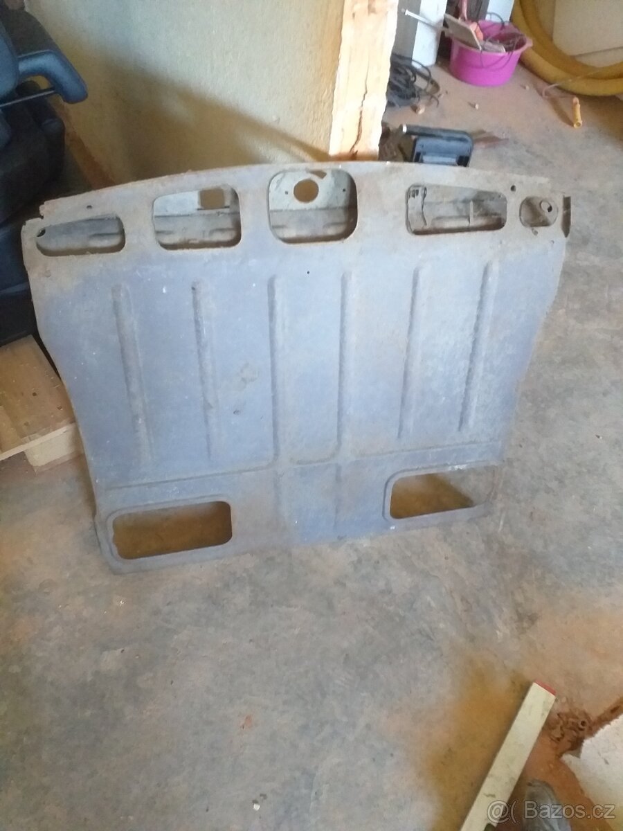Škoda 1000MB podlaha kufru
