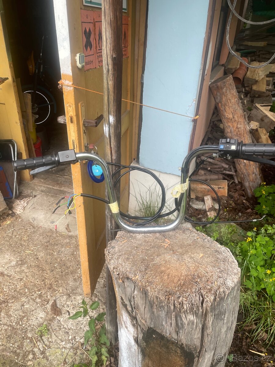 Prodám krátká řidítka na Babettu - Domino 🛵