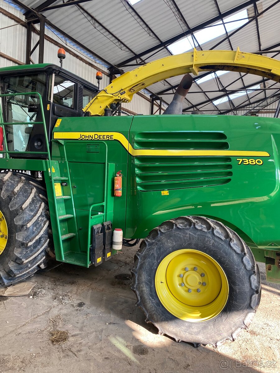 Řezačka JD 7380