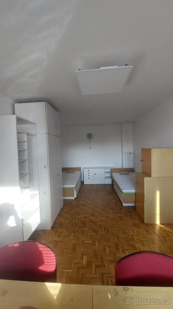 Pronájem byt pro studenty 2+1 zařízený (66,0 m2), Zlín
