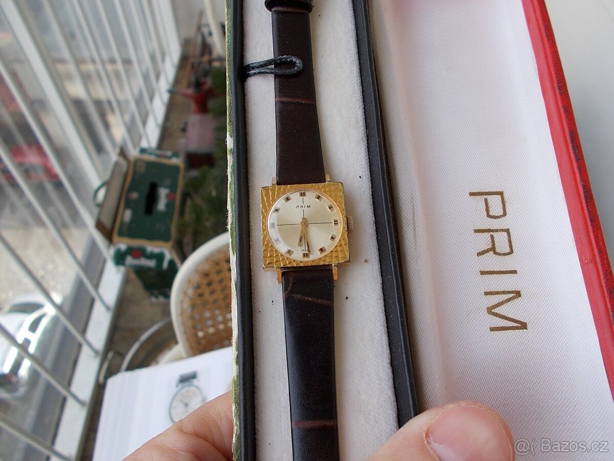 pekne zlacene damske funkcni hodinky prim rok 1974 s etui